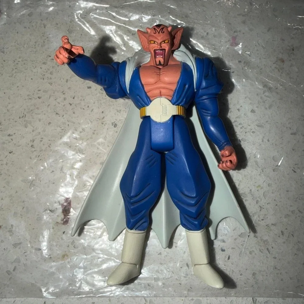 Dragon Ball Z lot of 8 action figures with orange jumpsuit, blue boots and belt